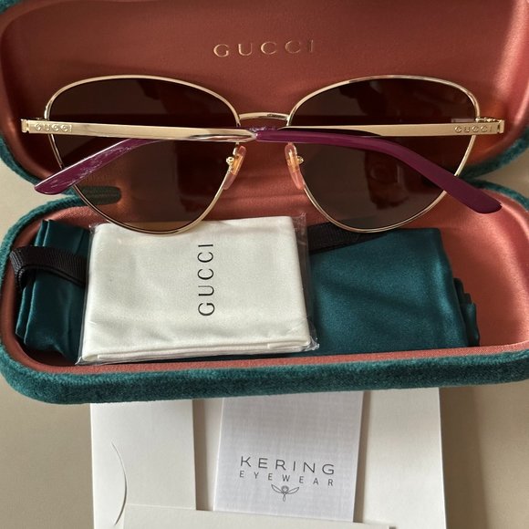 Gucci Oversized Cat Eye Sunglasses with Gold Frame - Picture 2 of 4